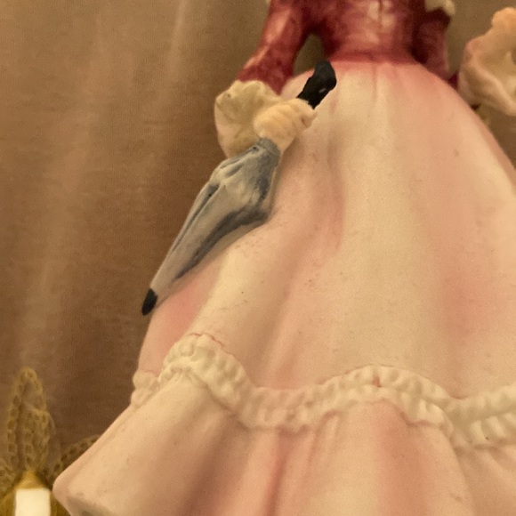 Vintage L’amour China Hand painted Lady Figurine KW24286 - Picture 4 of 9